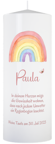 Taufkerze mit Regenbogen in Pastell Farben mit Name und Datum der Taufe personalisiert, mit dem Taufspruch:In deinem Herzen möge die Gewissheit wohnen, dass nach jedem Unwetter ein Regenbogen leuchtet.
